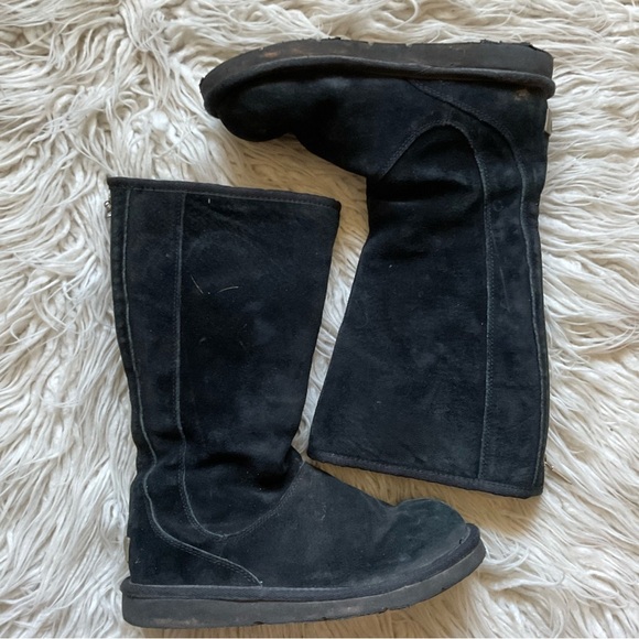 UGG Black Knightsbridge Skeepskin Lined Exposed Back Zipper Suede Boots Size 7 - Picture 1 of 15